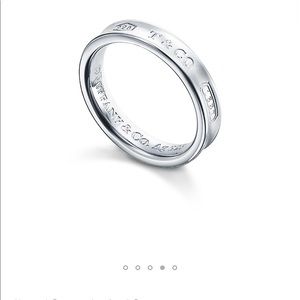 🌾 Tiffany & Co ring